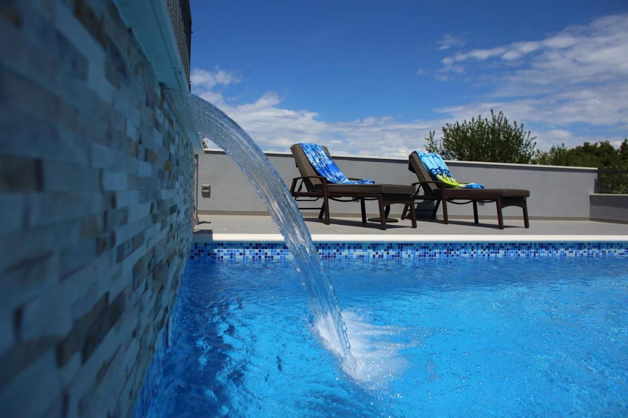 Vacation Home Meri Mirce Eksteriør bilde